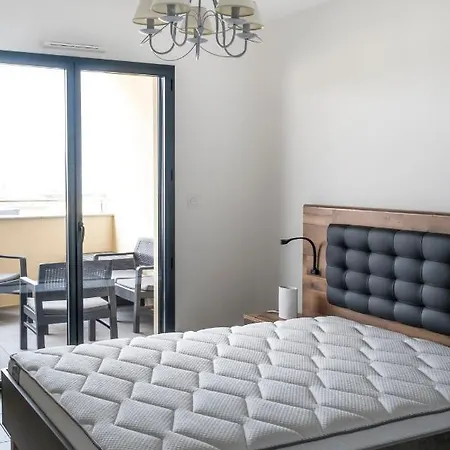 Superbe T2 Climatise, Proche - Belle Vue Apartmán *