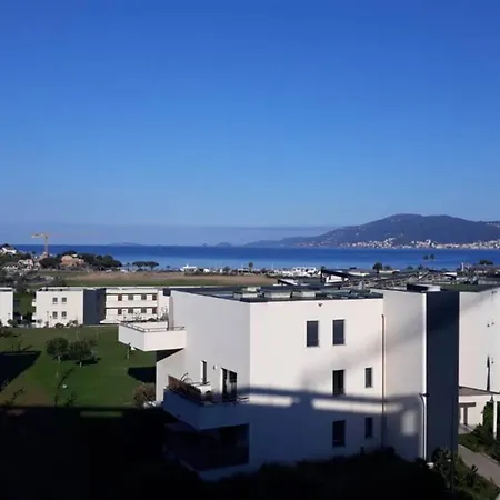 Superbe T2 Climatise, Proche - Belle Vue Apartment *